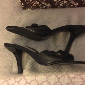 Bandolino heels with buckle